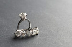 Exquisite Engagement Rings: Find Vintage, Classic & Diamond