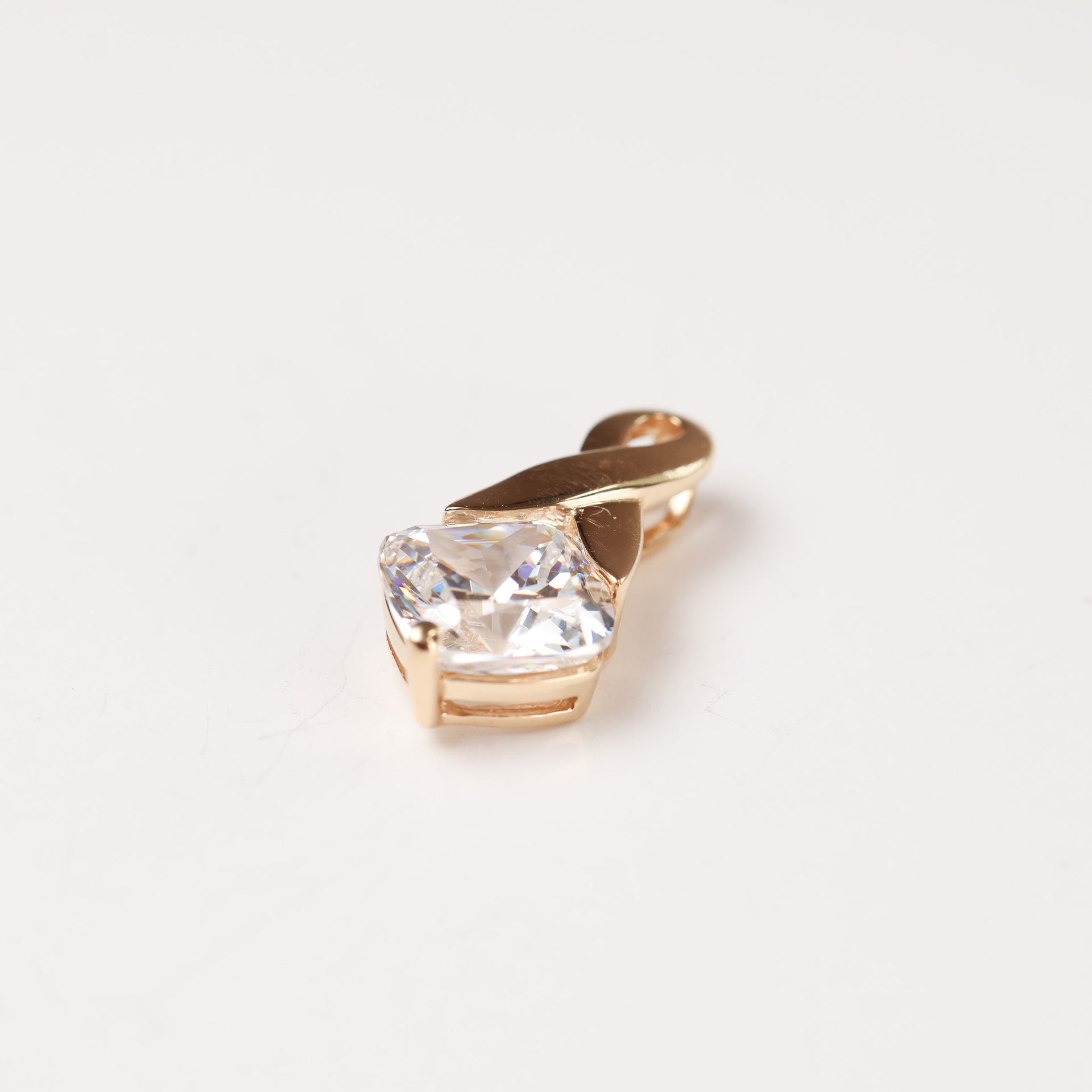 14 Karat Yellow Gold Clear Stone Pendant