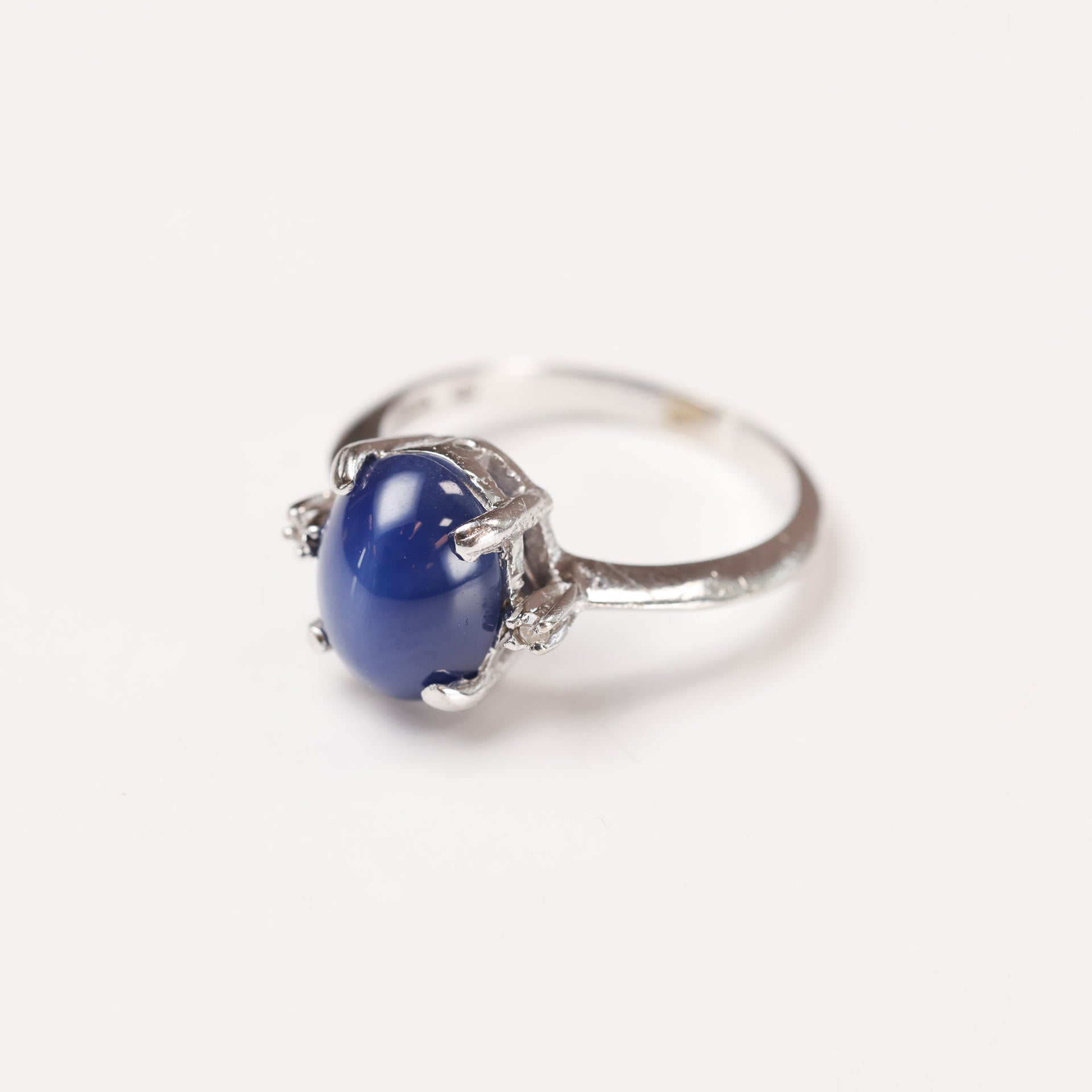 10 Karat White Gold Blue Cabachone Stone Ring Size 6.5