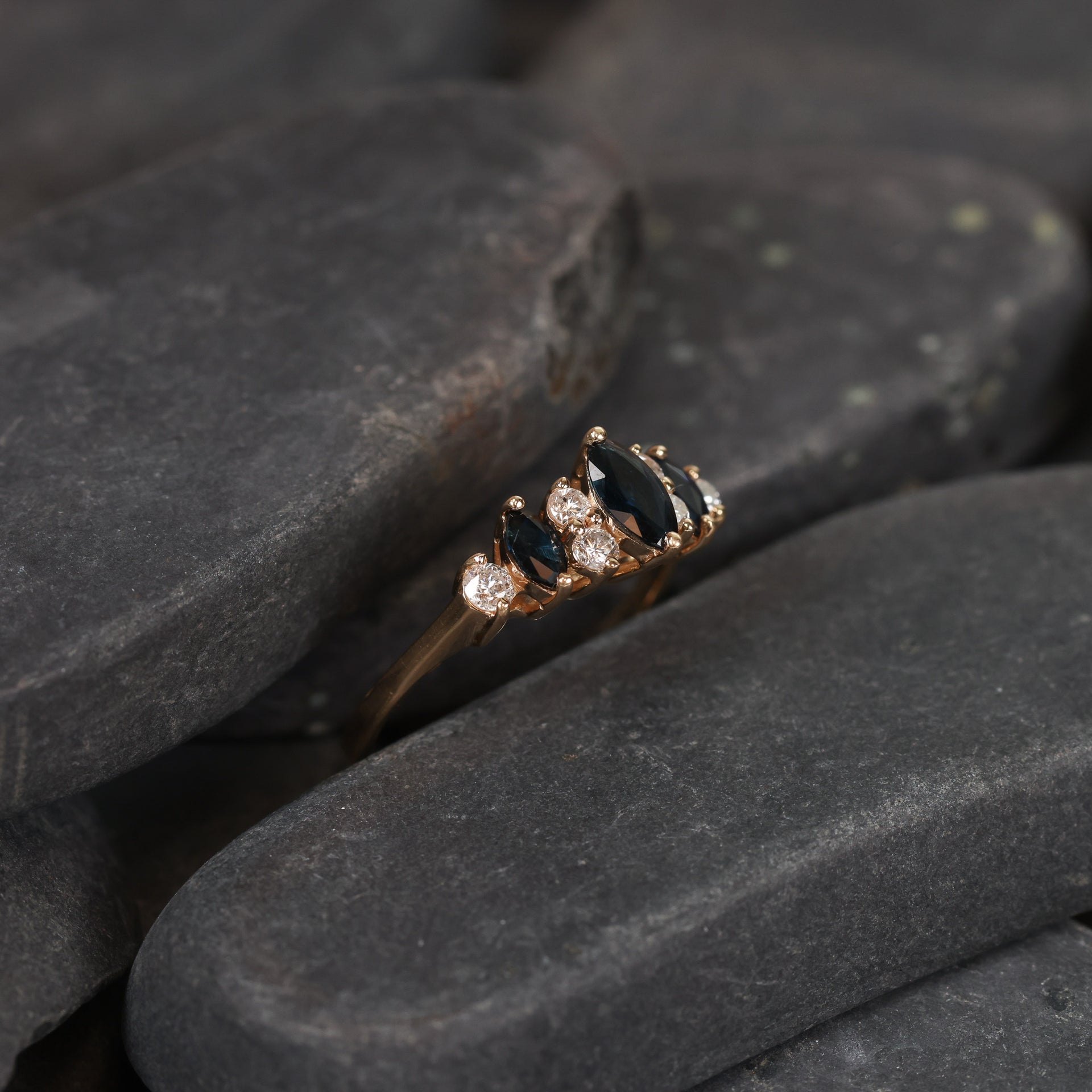 14 Karat Yellow Gold Diamond & Sapphire Ring Size 7.75