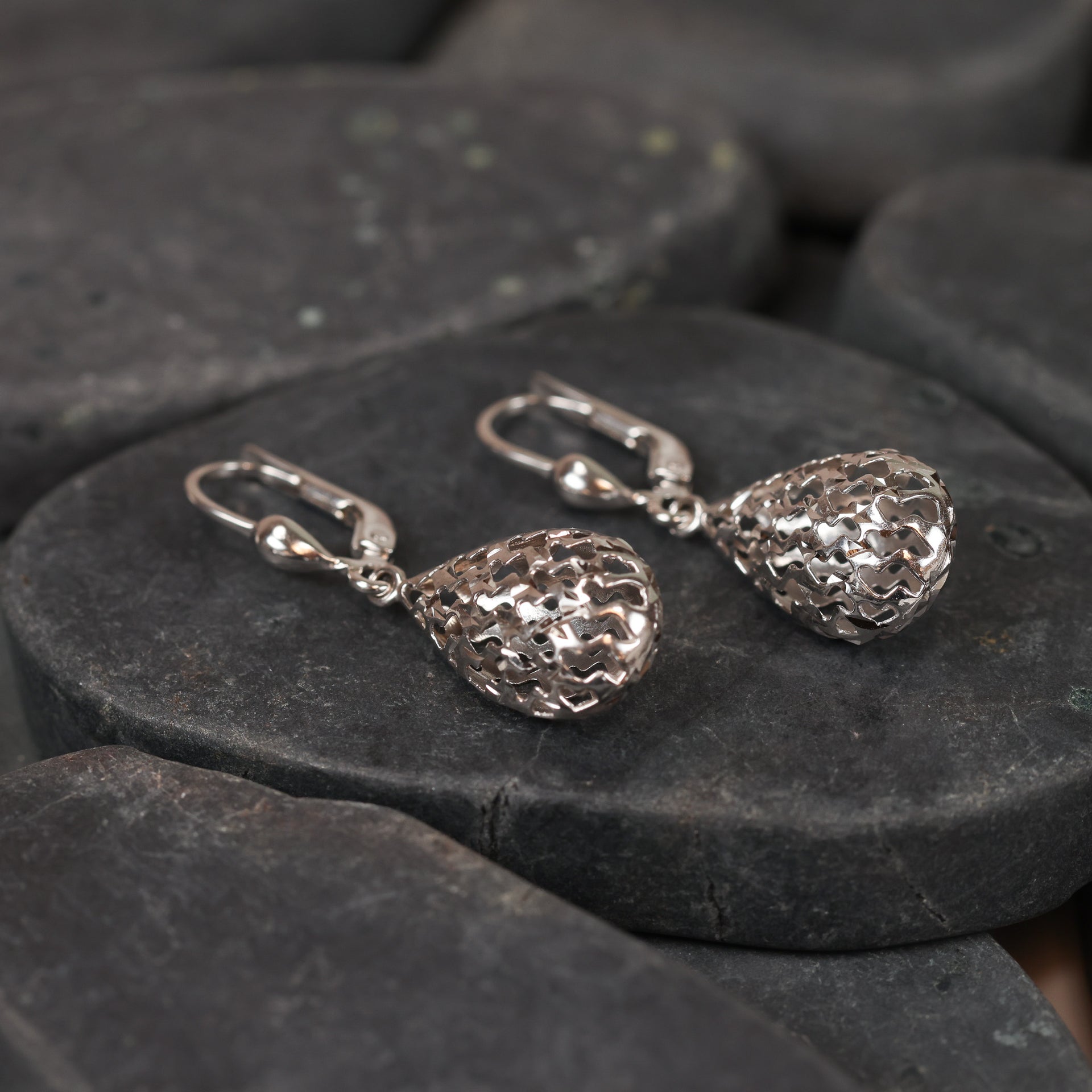 14 Karat White Gold Teardrop Fancy Earrings Leverback Dangle