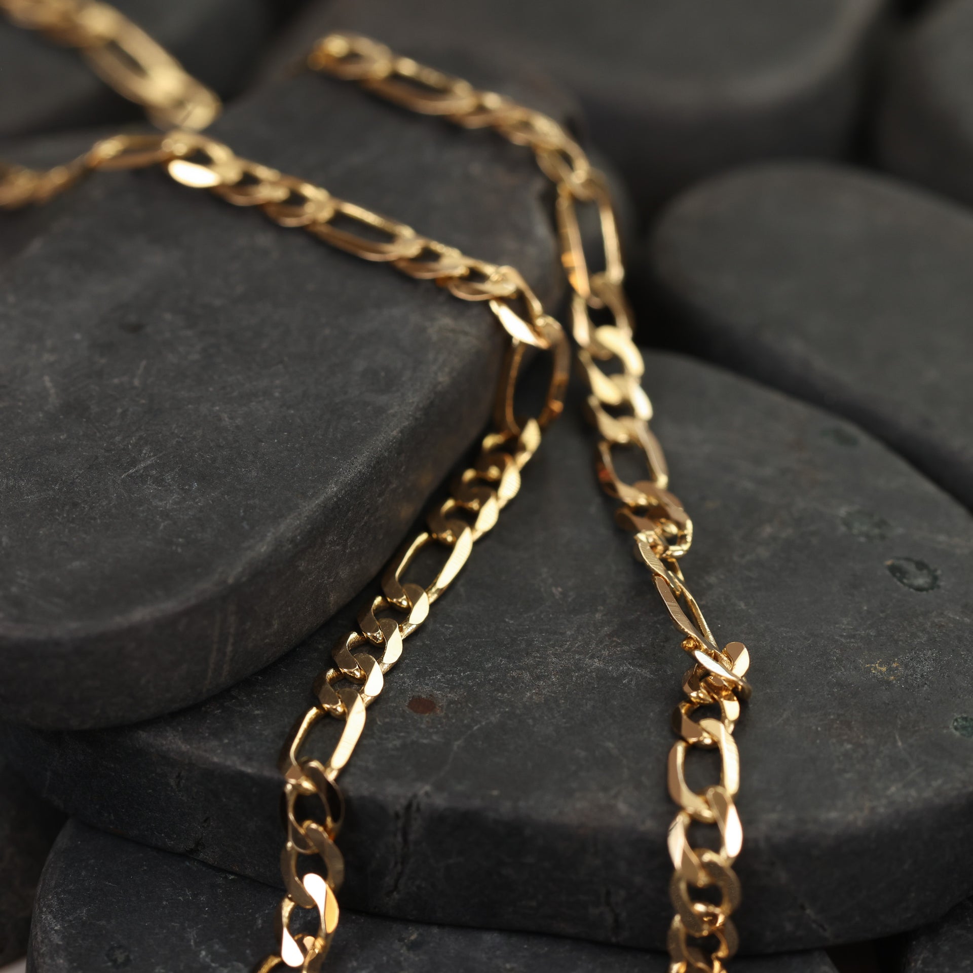 14 Karat Yellow Gold Figaro Chain 18"