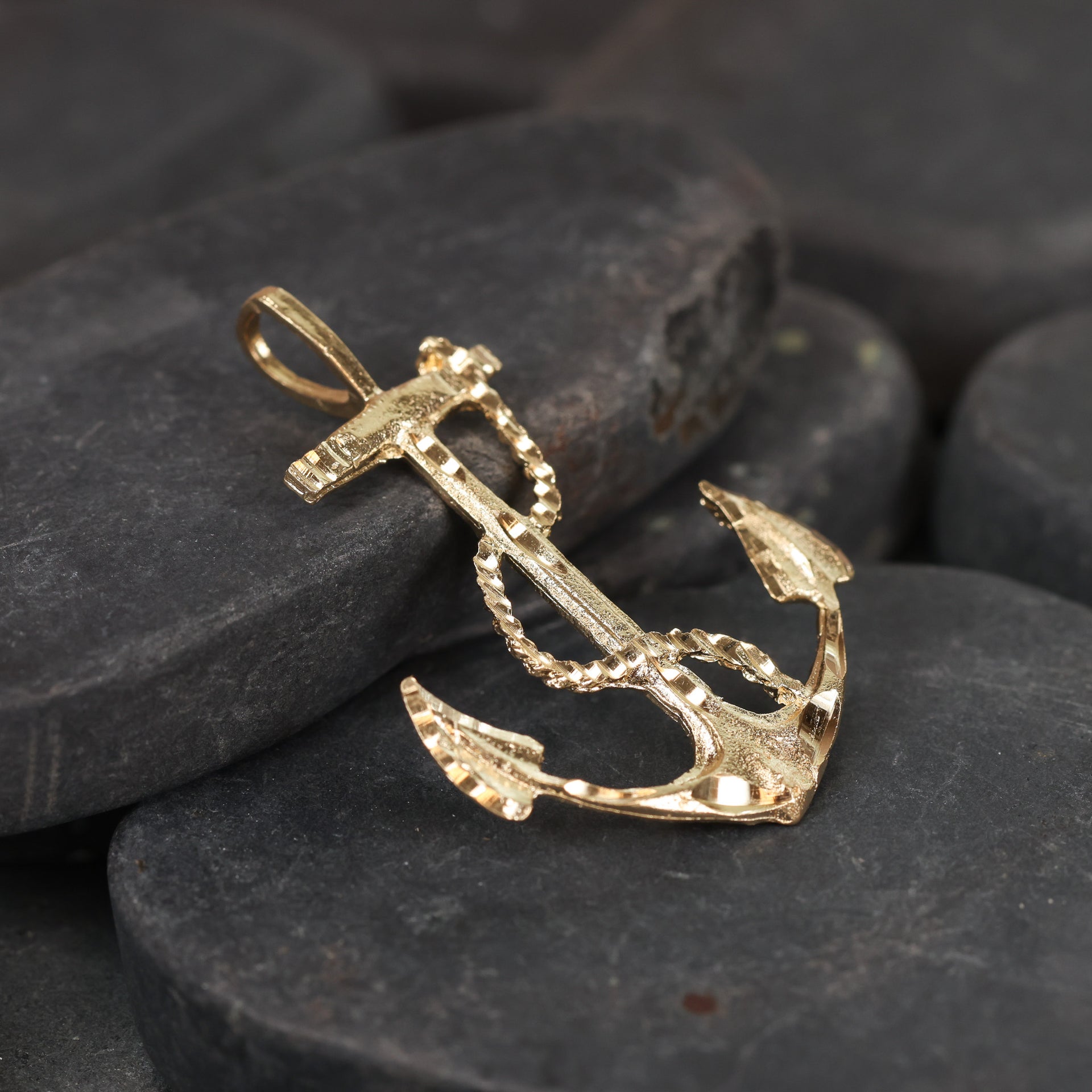 14 Karat Yellow Gold Anchor Pendant