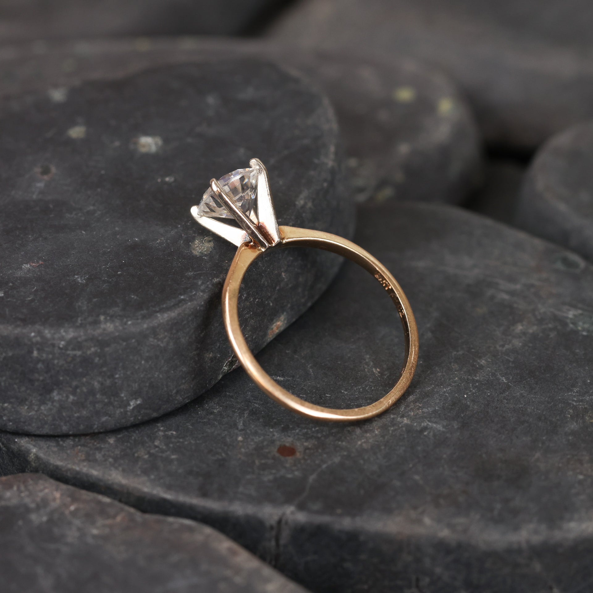 14 Karat Yellow Gold Clear Stone Ring Size 5.5