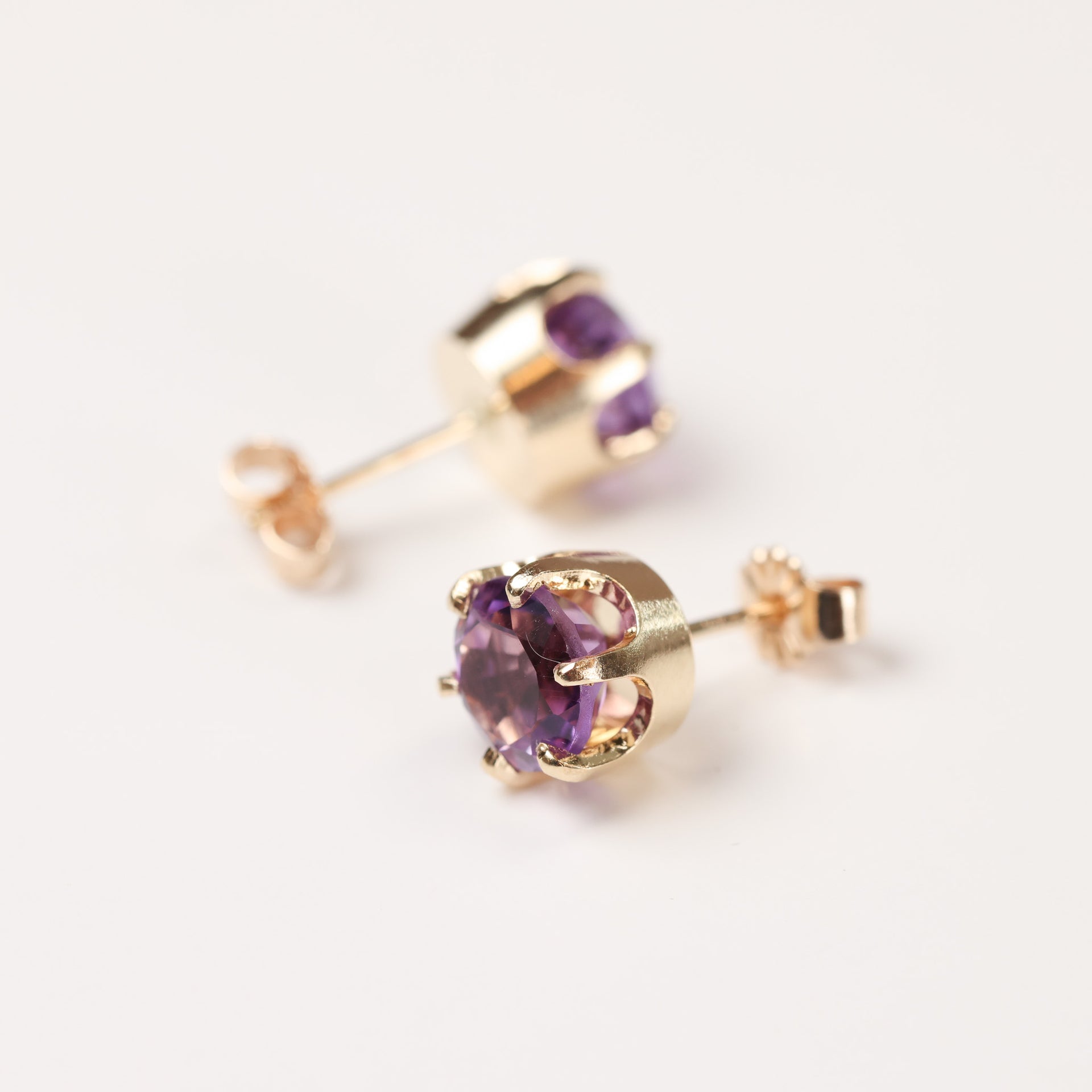 14 Karat Yellow Gold Amethyst Studs